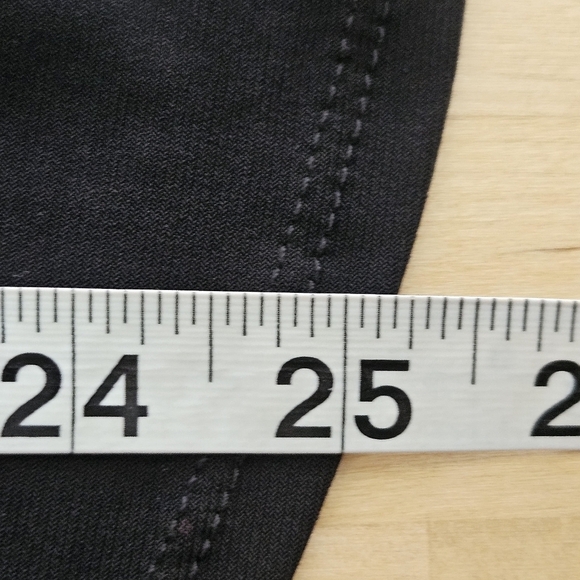 Adele & May Black Sleeveless Blouse With Peek A Boo Detail At Neckline SZ Large - Picture 6 of 7